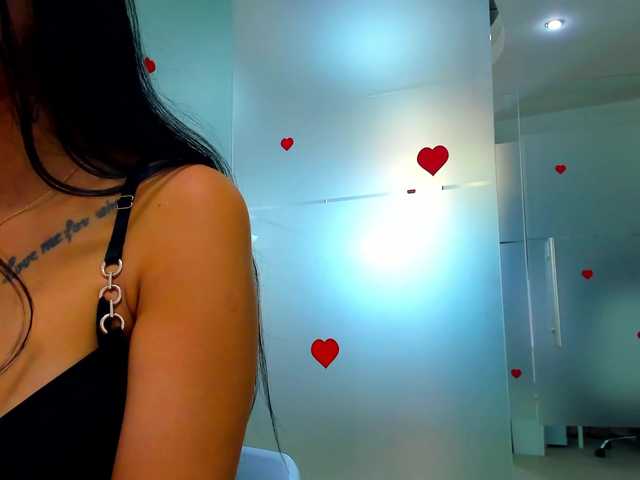 queenrafaelle live cam on BongaCams