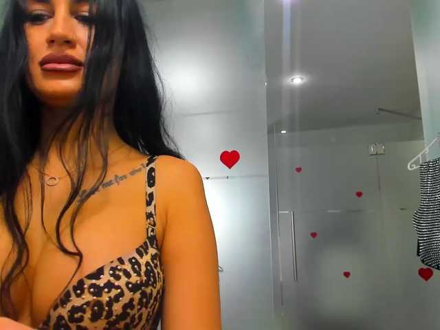 queenrafaelle live cam on BongaCams