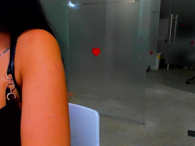 queenrafaelle live cam on BongaCams