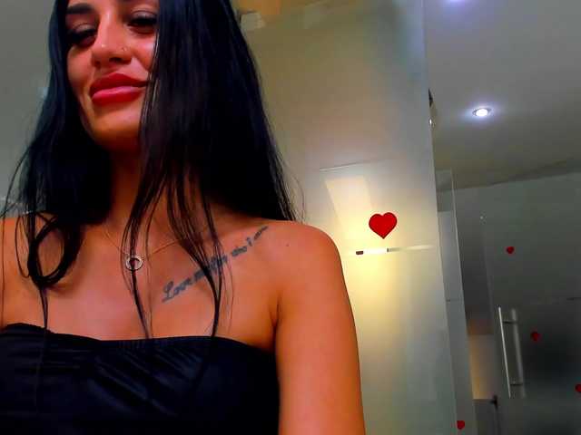 queenrafaelle live cam on BongaCams