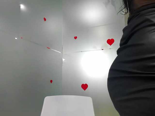 queenrafaelle live cam on BongaCams
