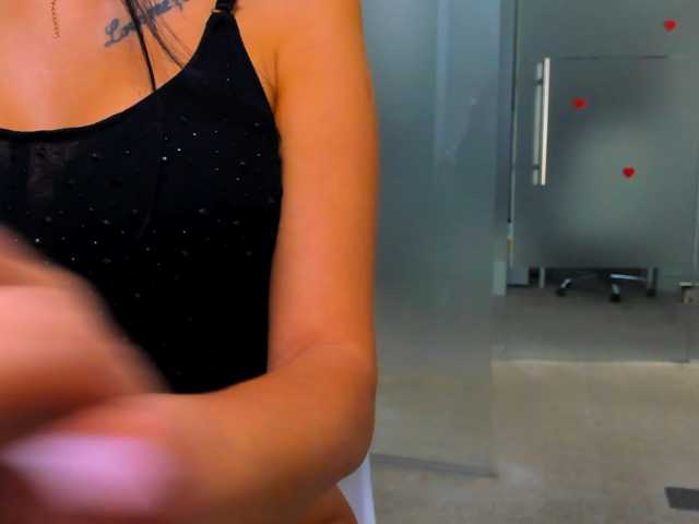 queenrafaelle live cam on BongaCams