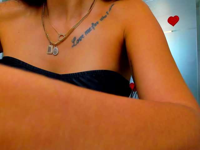 queenrafaelle live cam on BongaCams