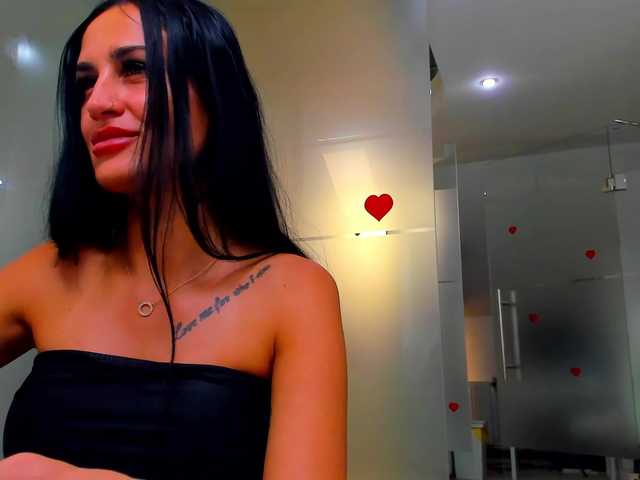 queenrafaelle live webcam show