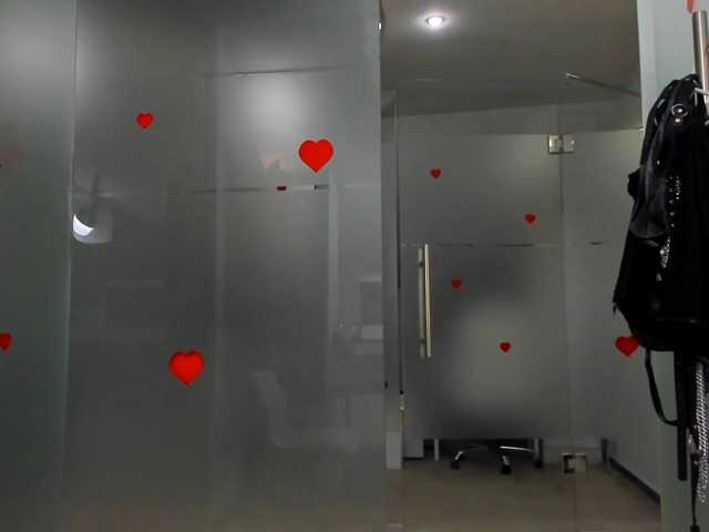 queenrafaelle live cam on BongaCams