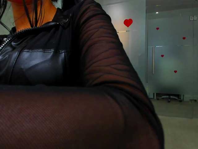queenrafaelle live cam on BongaCams