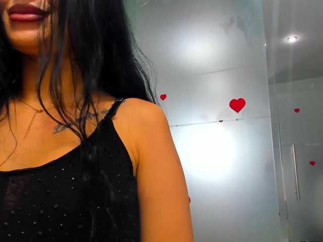 queenrafaelle live cam on BongaCams