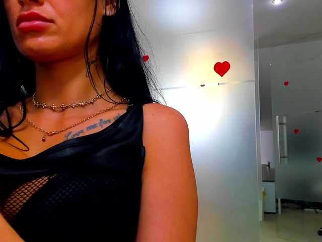 queenrafaelle live cam on BongaCams