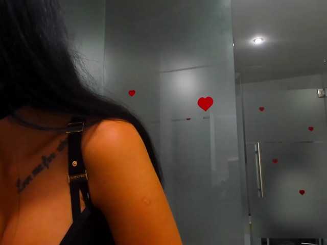 queenrafaelle live cam on BongaCams
