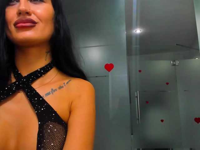 queenrafaelle live cam on BongaCams
