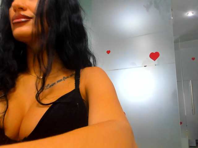 queenrafaelle live cam on BongaCams