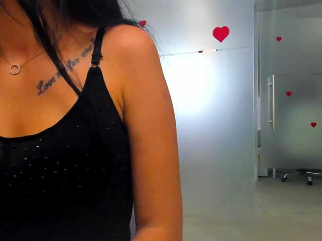 queenrafaelle live cam on BongaCams