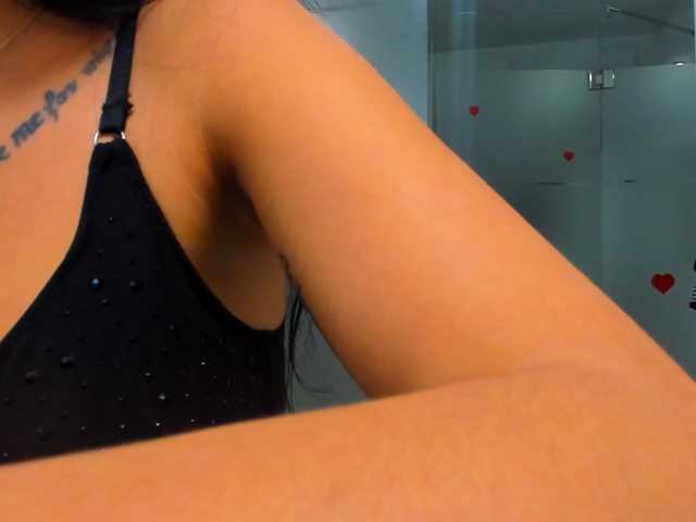 queenrafaelle live cam on BongaCams