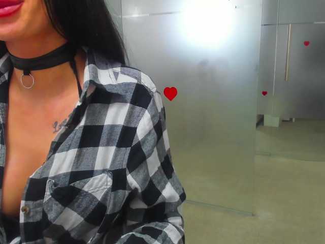 queenrafaelle's BongaCams show and profile