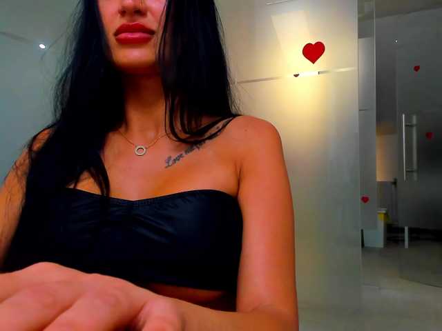 queenrafaelle live webcam show