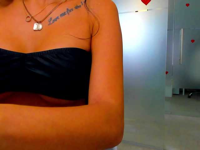 queenrafaelle live cam on BongaCams