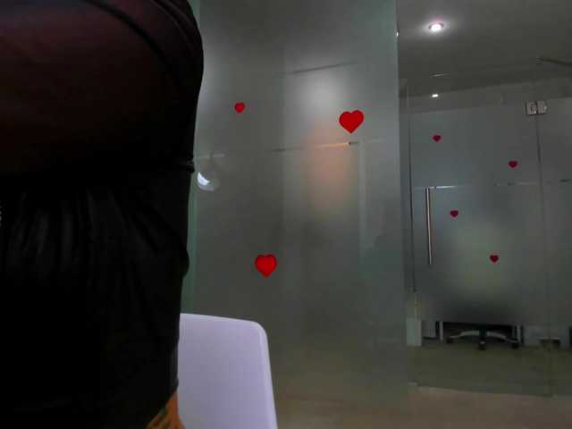 queenrafaelle live cam on BongaCams