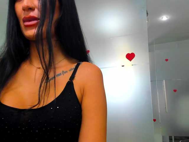 queenrafaelle live cam on BongaCams