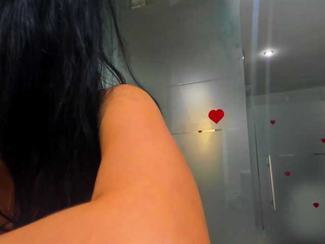 queenrafaelle live cam on BongaCams