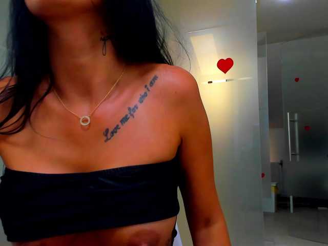 queenrafaelle live webcam show