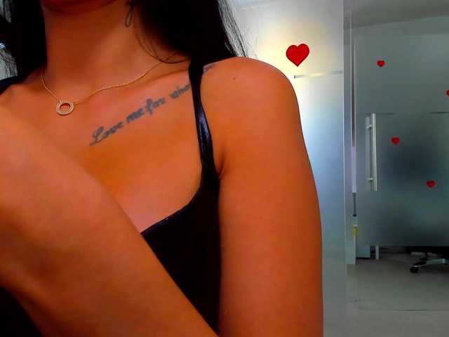queenrafaelle live cam on BongaCams