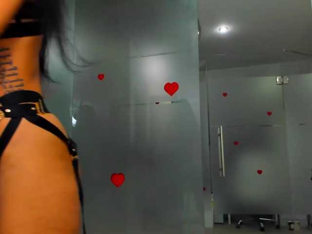 queenrafaelle live cam on BongaCams