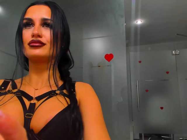 queenrafaelle live cam on BongaCams
