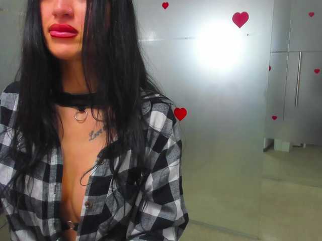 queenrafaelle's BongaCams show and profile