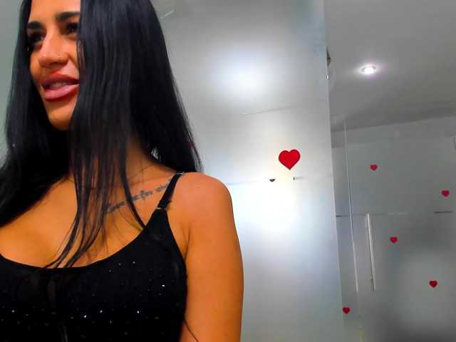 queenrafaelle live cam on BongaCams