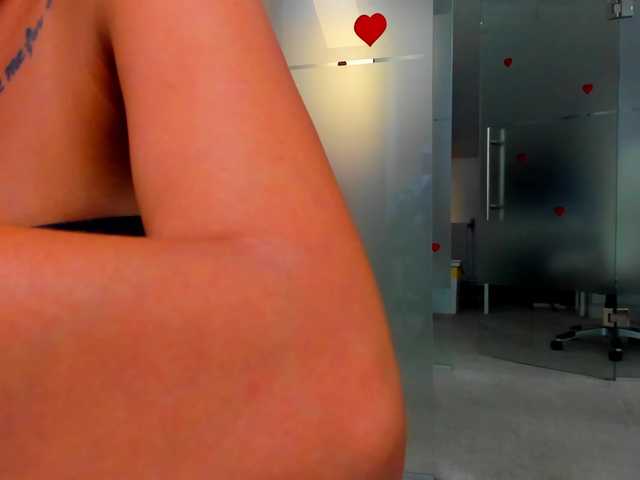 queenrafaelle live webcam show