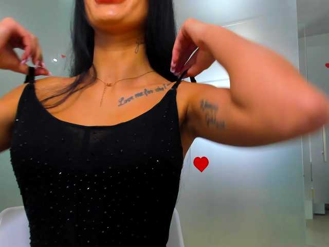 queenrafaelle live cam on BongaCams