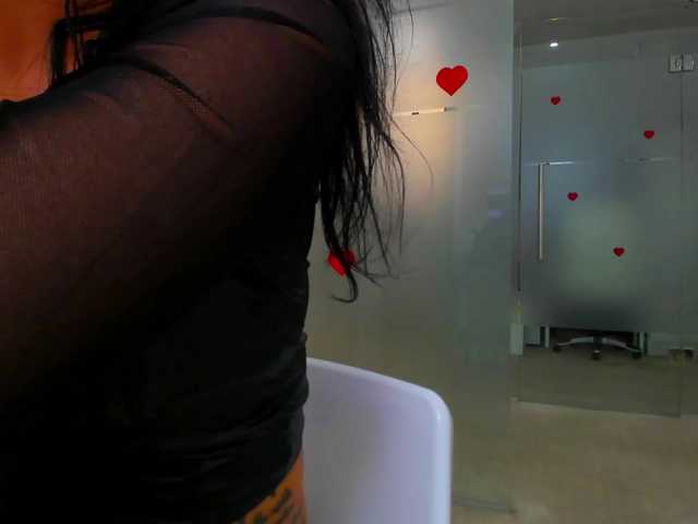 queenrafaelle live cam on BongaCams