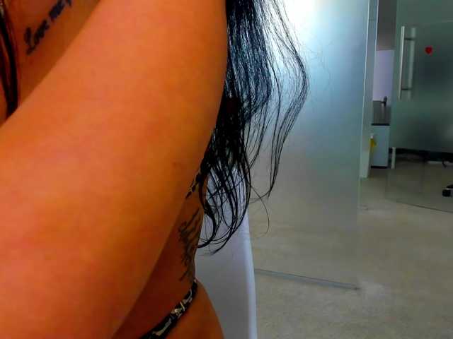 queenrafaelle live cam on BongaCams