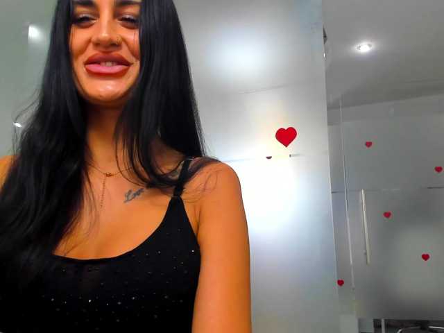 queenrafaelle live cam on BongaCams
