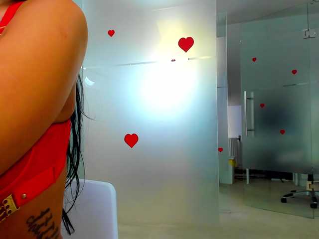 queenrafaelle live webcam show
