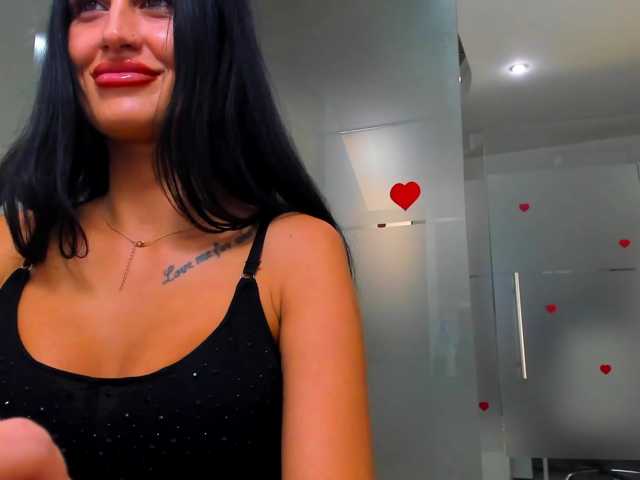 queenrafaelle live cam on BongaCams
