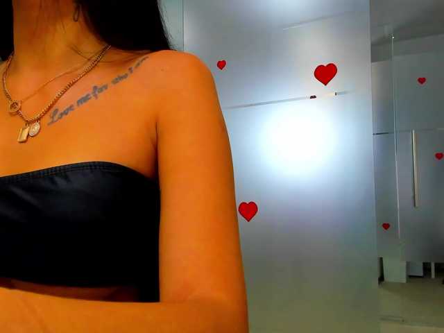 queenrafaelle live cam on BongaCams