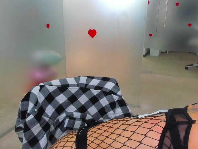 queenrafaelle's BongaCams show and profile