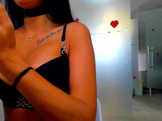 queenrafaelle live cam on BongaCams