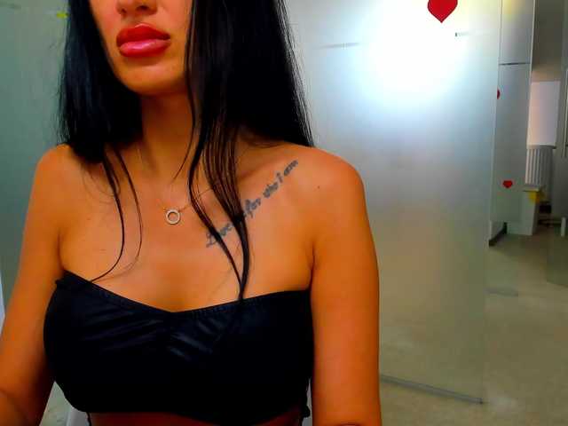queenrafaelle live cam on BongaCams