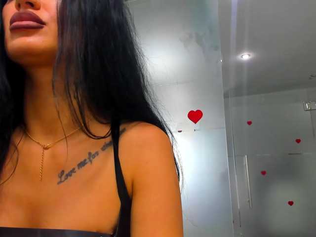 queenrafaelle live cam on BongaCams