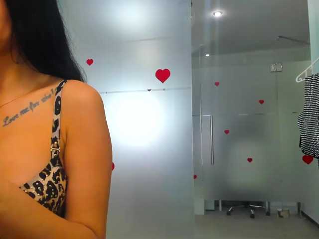 queenrafaelle live cam on BongaCams