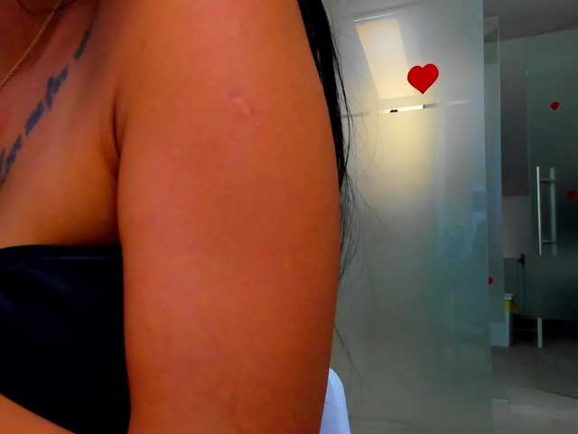 queenrafaelle live cam on BongaCams