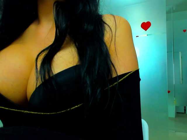queenrafaelle live cam on BongaCams