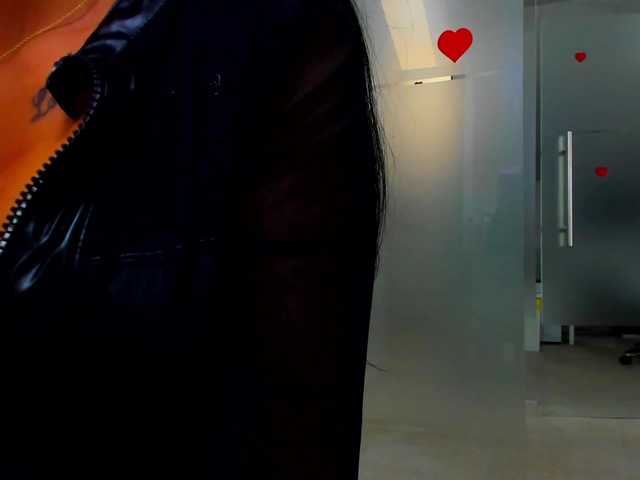 queenrafaelle live cam on BongaCams