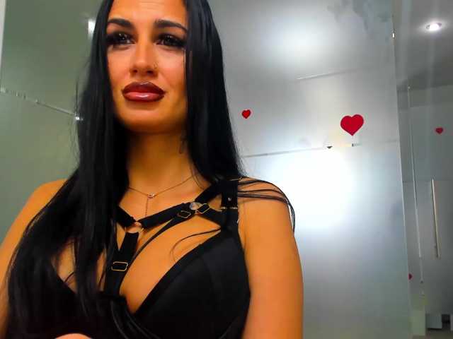 queenrafaelle live cam on BongaCams