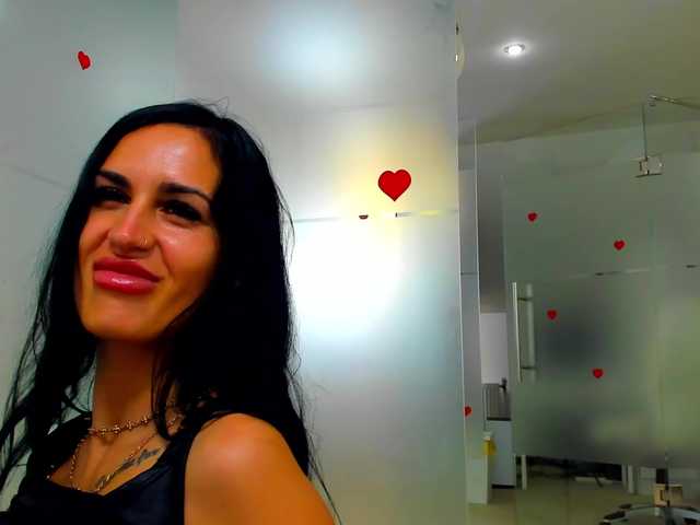 queenrafaelle live cam on BongaCams