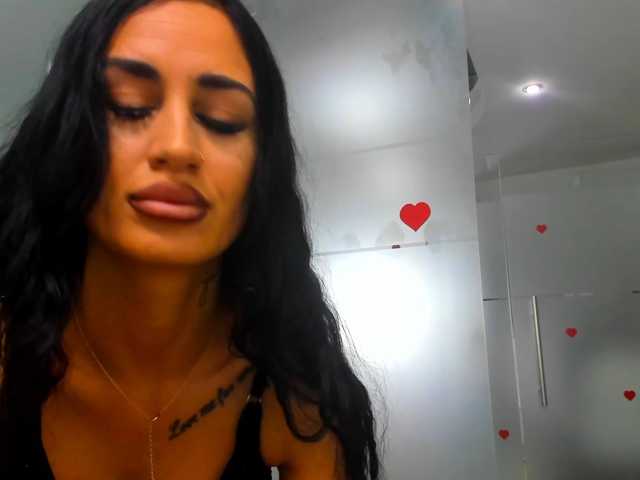 queenrafaelle live cam on BongaCams