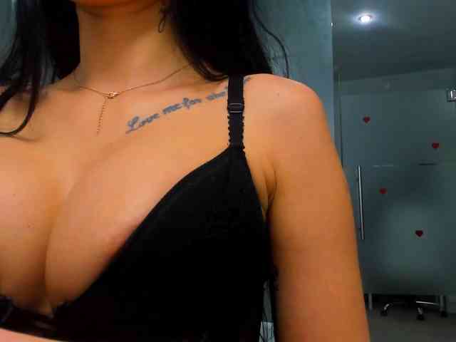 Rafaelleee webcam
