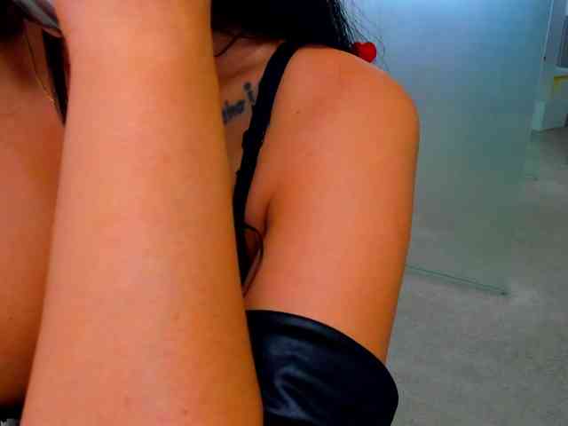 queenrafaelle Sex Cam Show